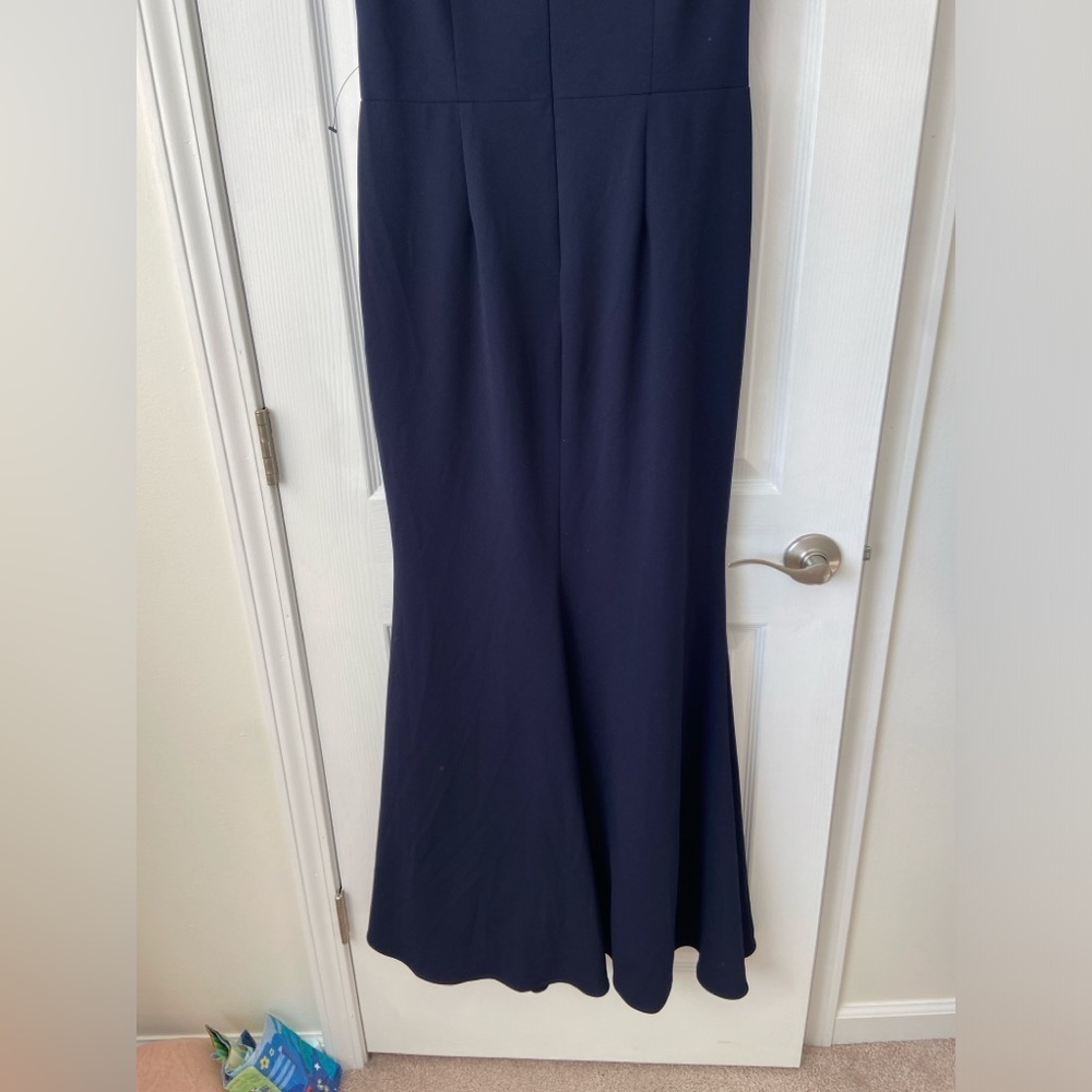 Xscape Women's Long Crepe Over-The-Shoulder Ruffle Gown Navy size 14 NWT - Picture 7 of 7